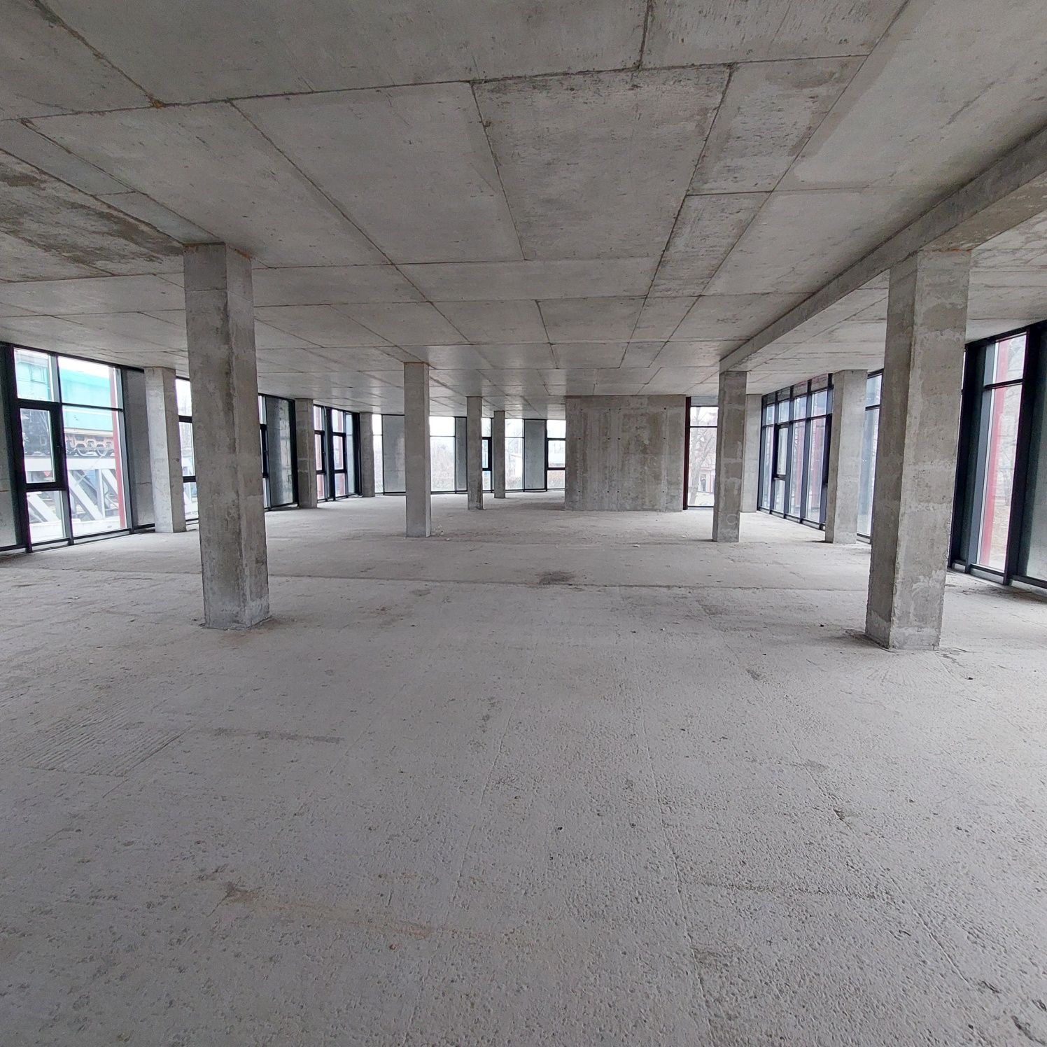 Аренда помещений БЦ. ПАРОВОЗ 1400 м² !!!  Пл. Петра Крывоноса 1 .