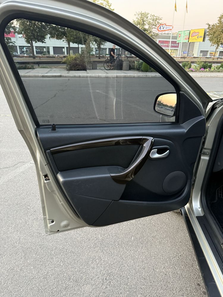 Продам Dacia Daster 1.6GBO
