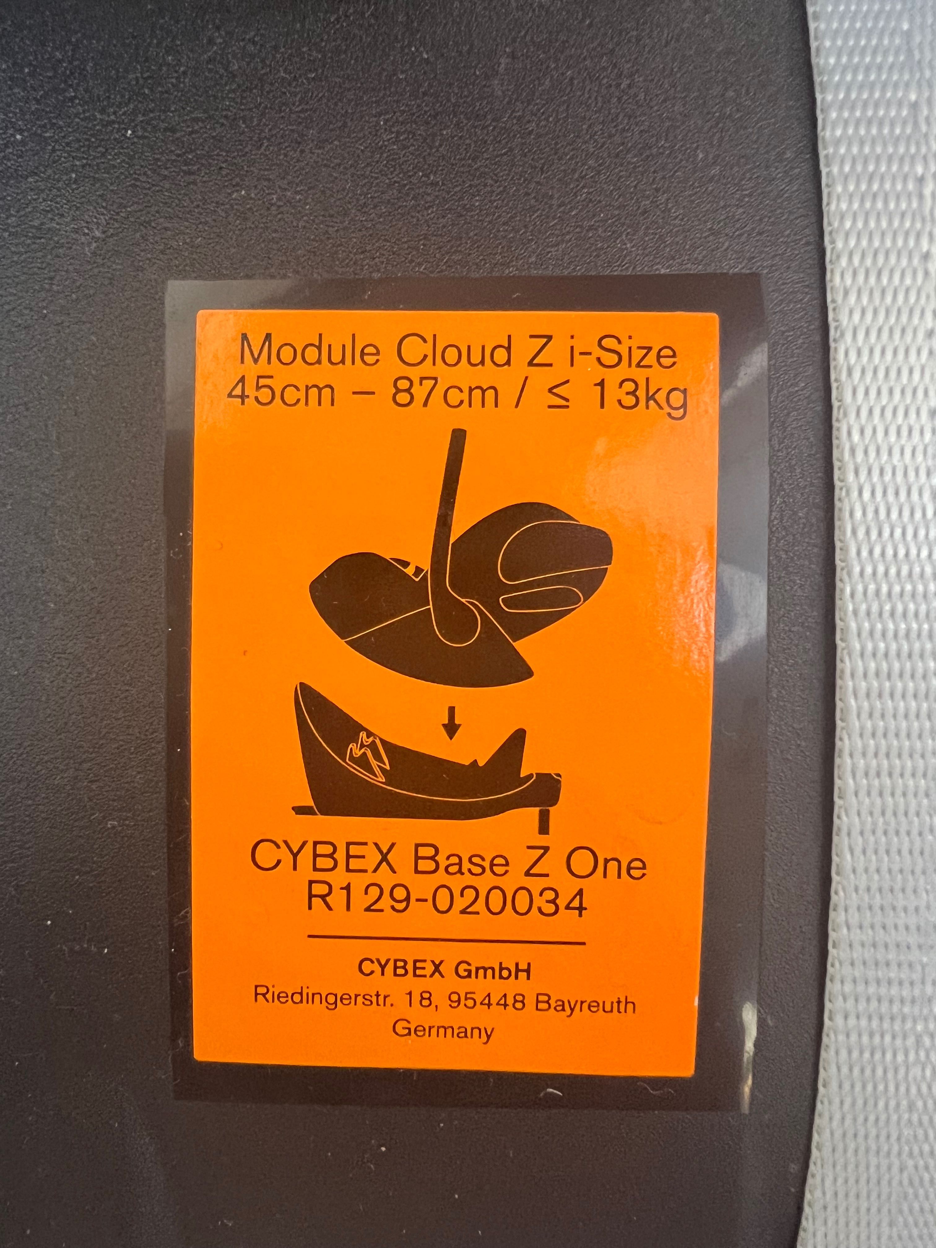 Автокрiсло Cybex Cloud Z i-Size (Plus / Deep Black)