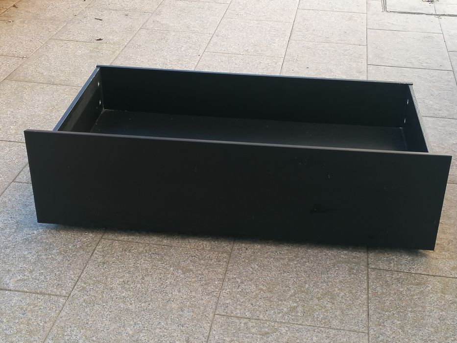 Vendo GAVETÃO PRETO para cama ikea como novo. Tenho varios iguais.
