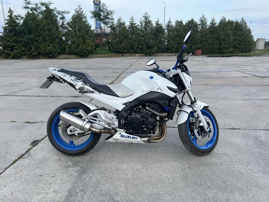 Suzuki GSR 600 2008 рік