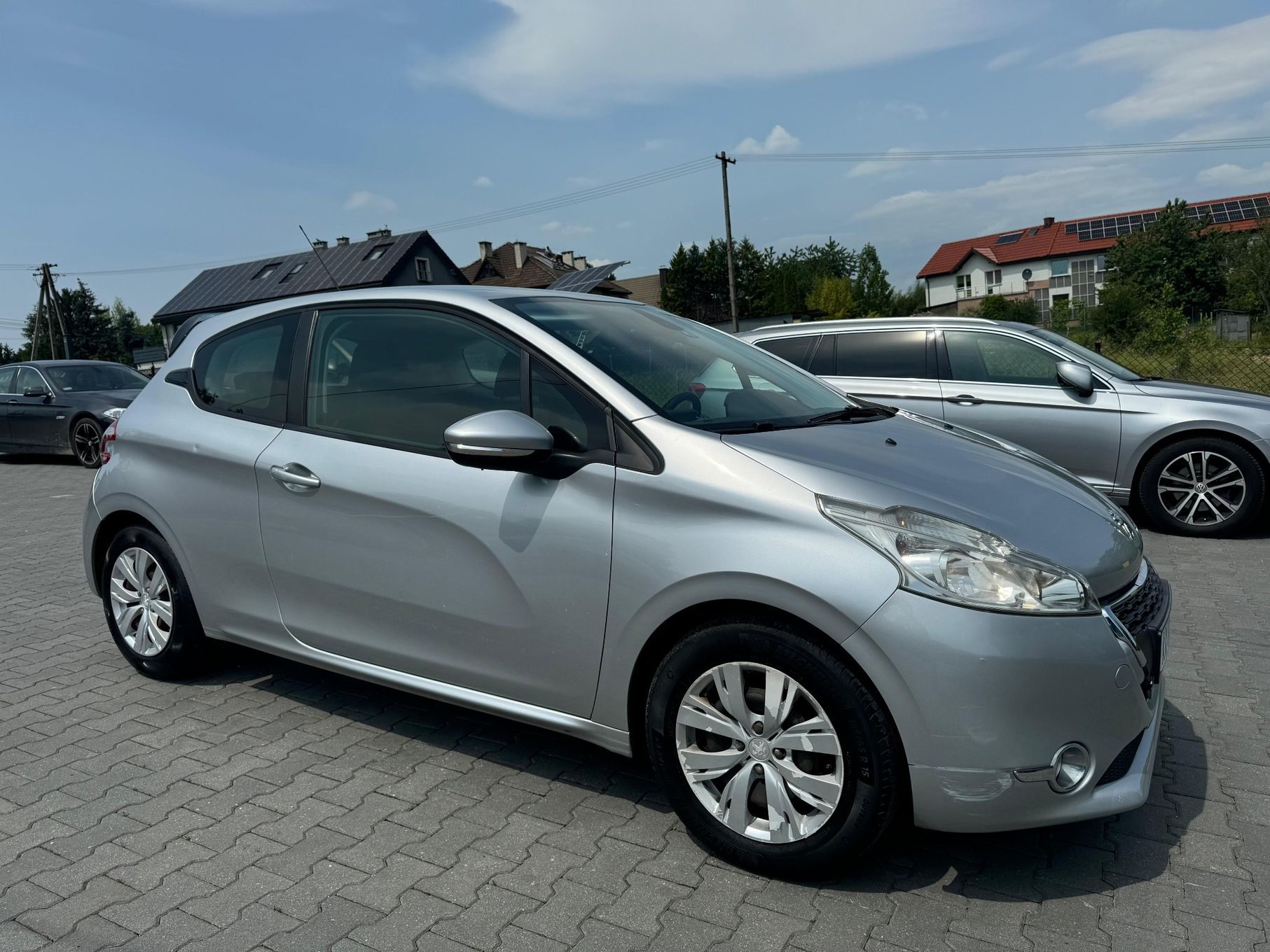 Peugeot 208 *Peugeot 208*1.2 Benzyna*