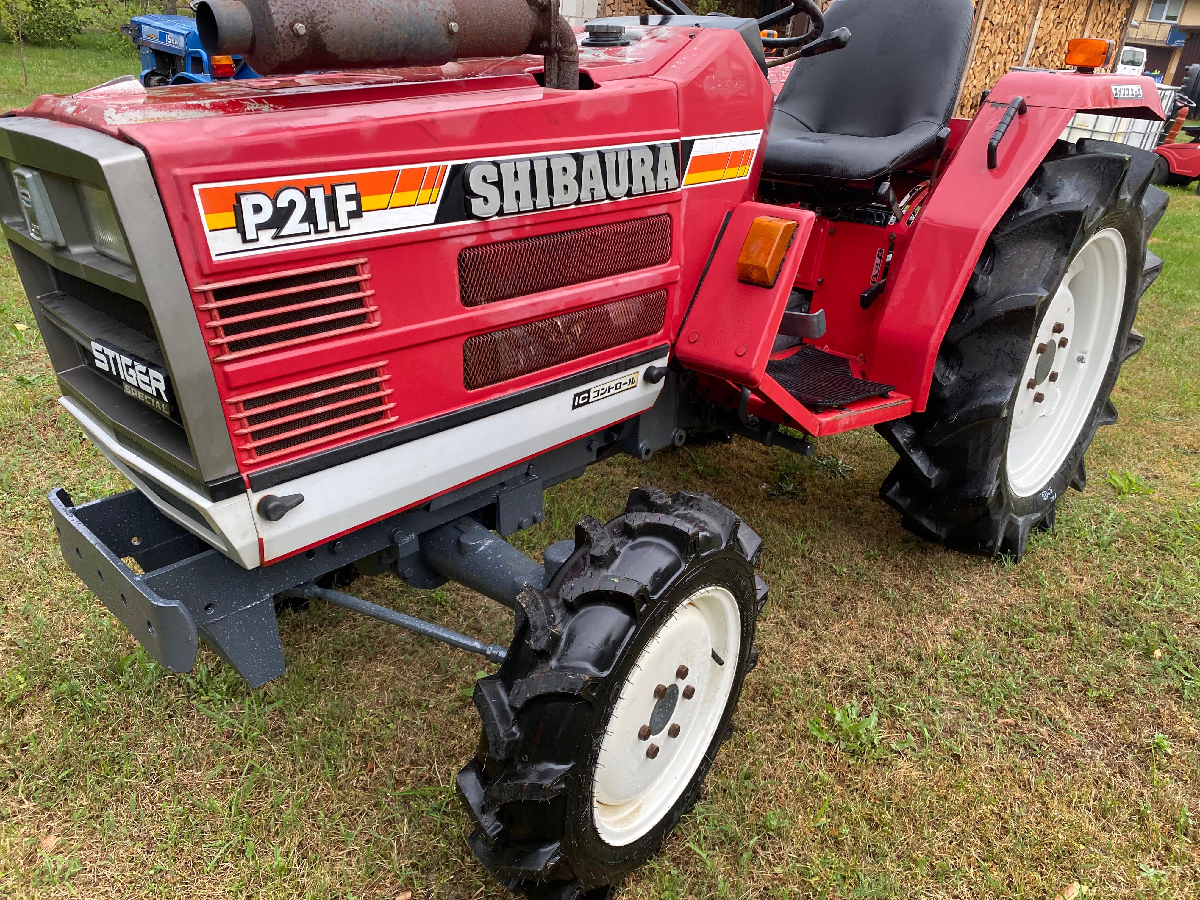 Traktorek ogrodowy japoński Shibaura P21F 21KM 4x4 mini traktor