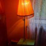 Lampa z gazetnikiem wysoka prl