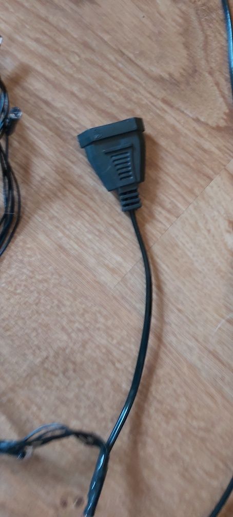 Światełka ozdobne świecące na czerwono