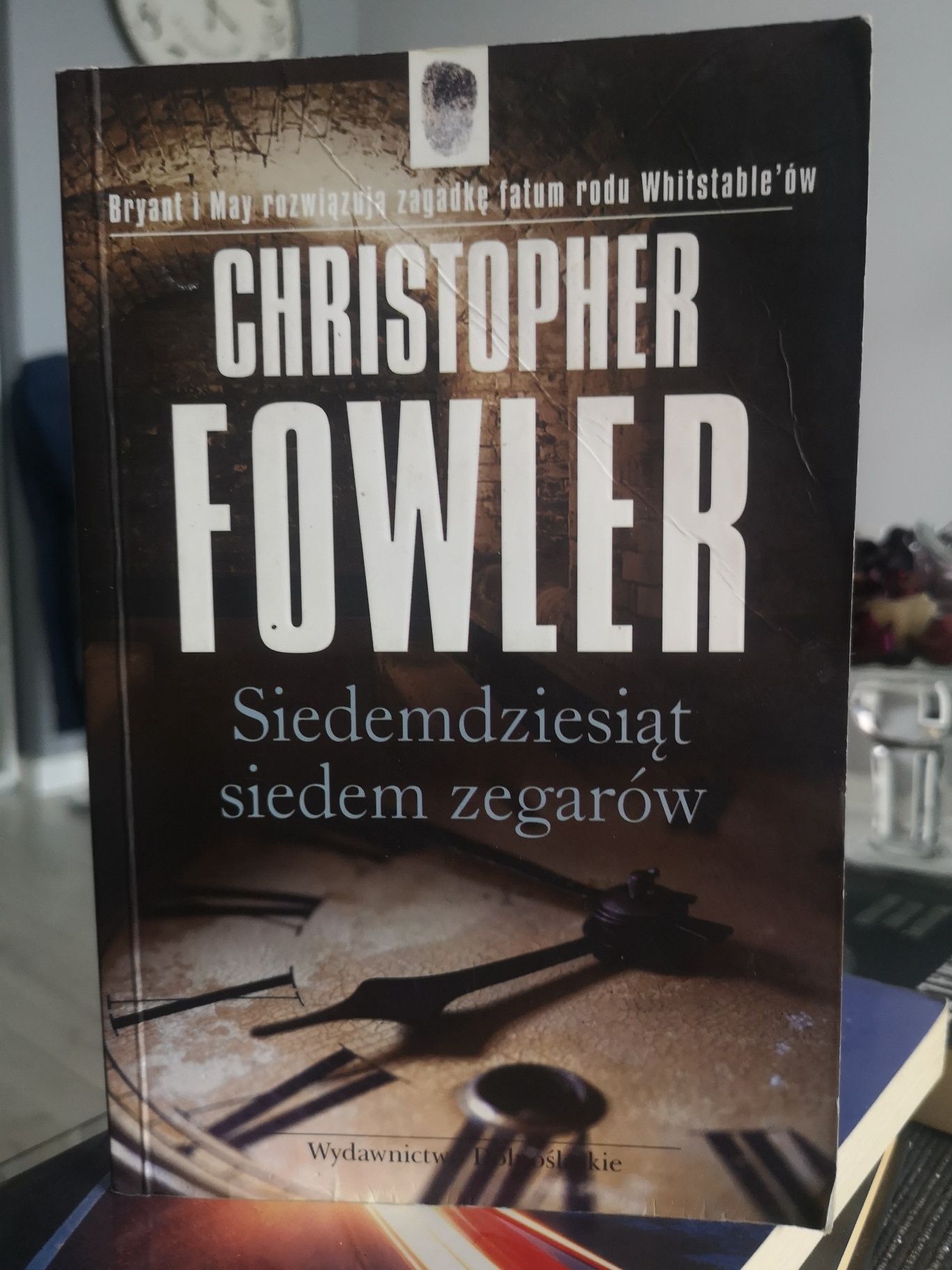 Christopher Fowler - Siedemdziesiąt siedem zegarów