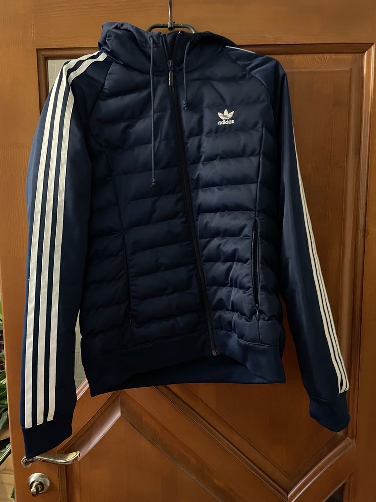 Продам оригінальну куртку adidas