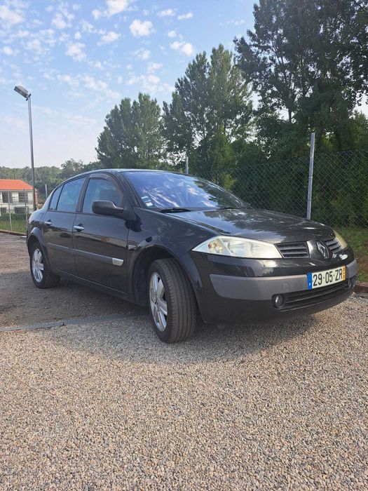 Megane Sedan impecável