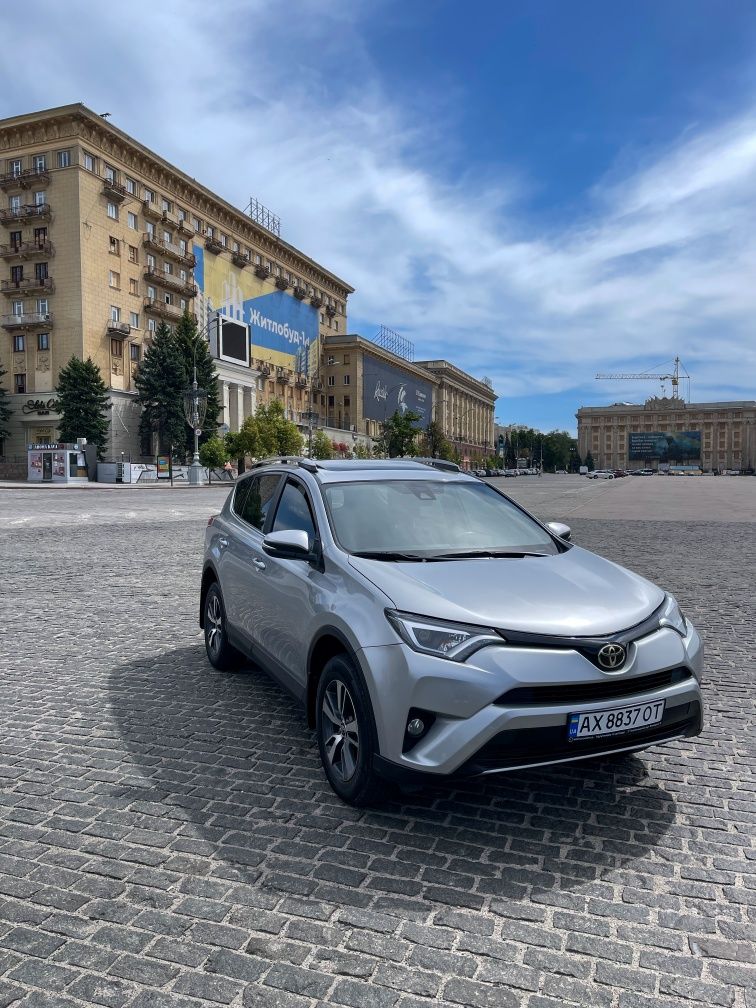 Toyota Rav 4 2017 року