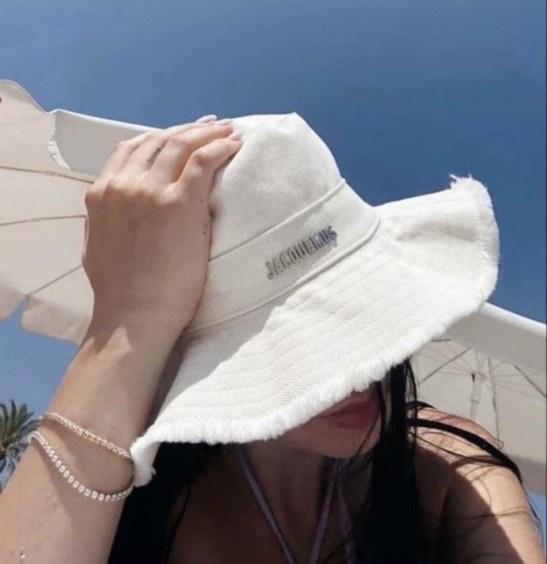 Панама Jacquemus .Багато кольорів