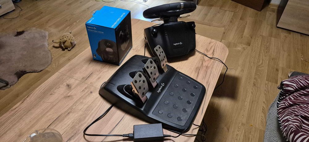 Kierownica Logitech G920  700 zł komplet