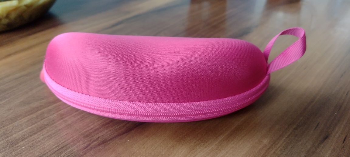 Etui na okulary na suwak
