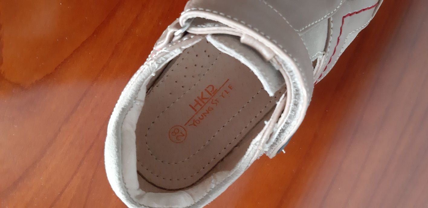 Buty na rzep w rozmiarze 28 jak nowe