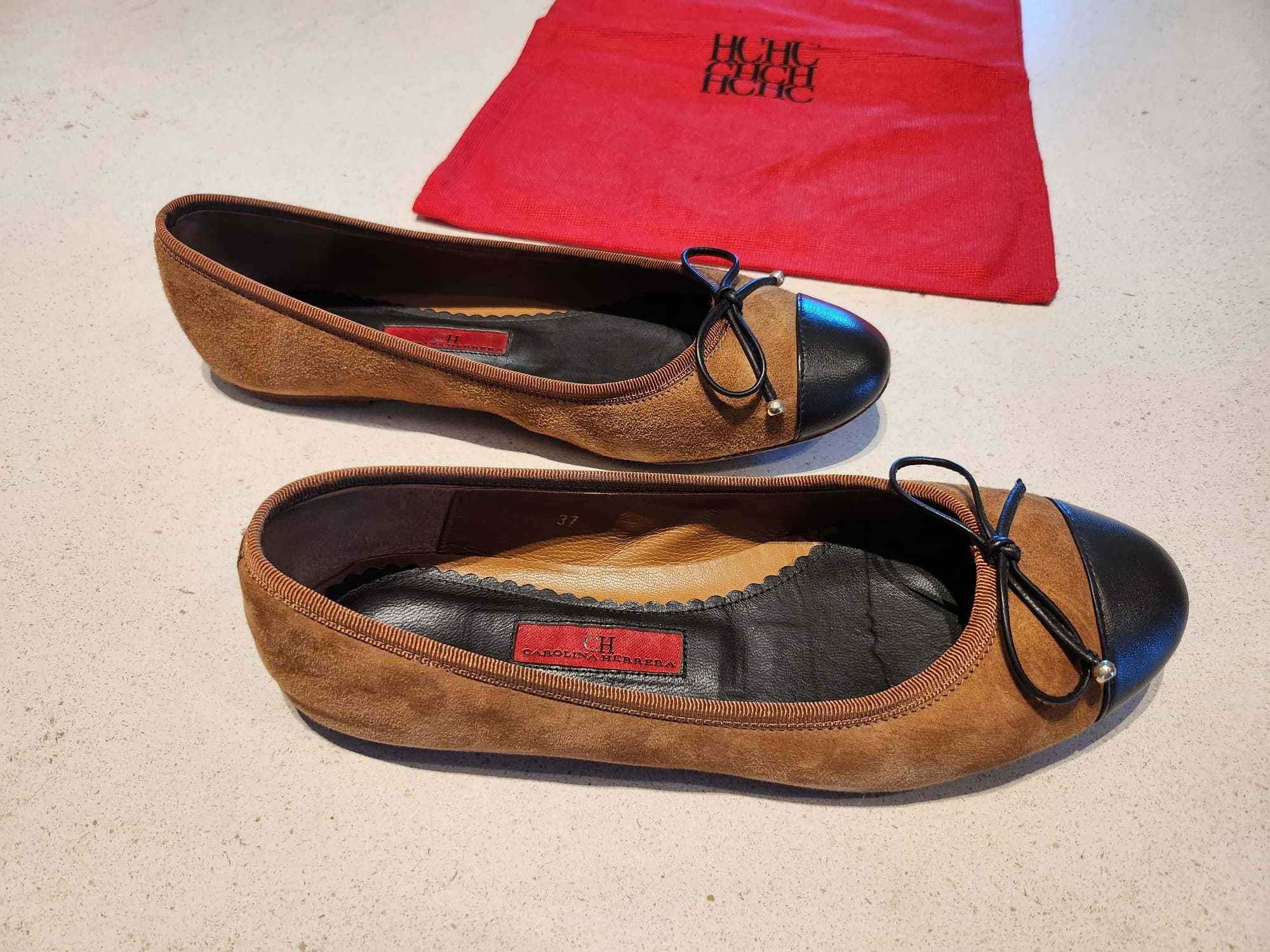 Sabrinas - Carolina Herrera - (camel e castanho, de camurça e pele).