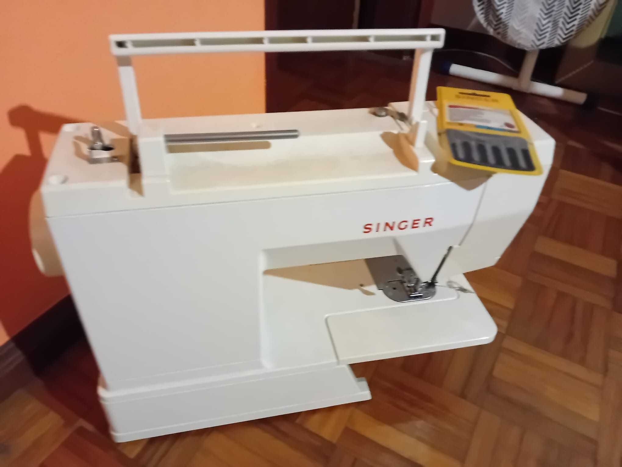 Máquina de Costura Singer (antiga-vintage)