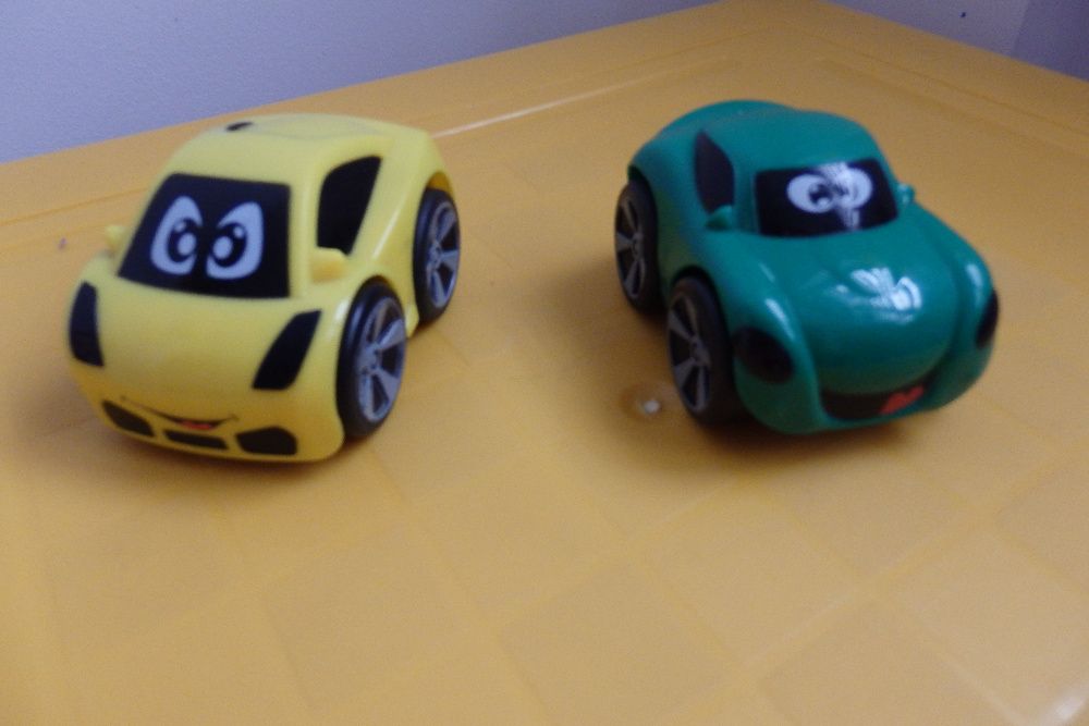 Tor samochodowy + dwa autka