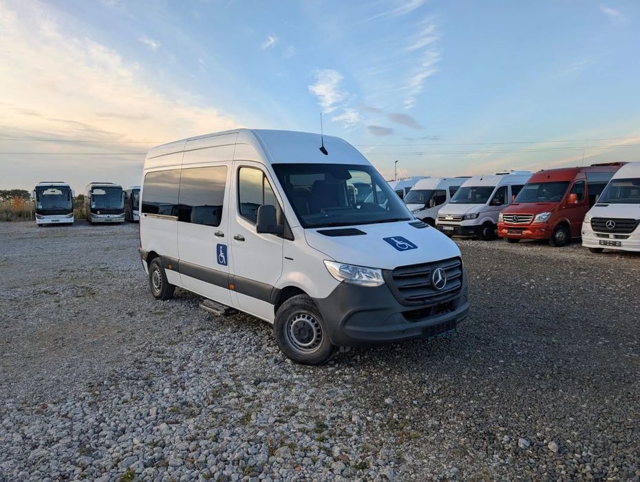 Mercedes-Benz eSprinter  Ilość miejsc 9