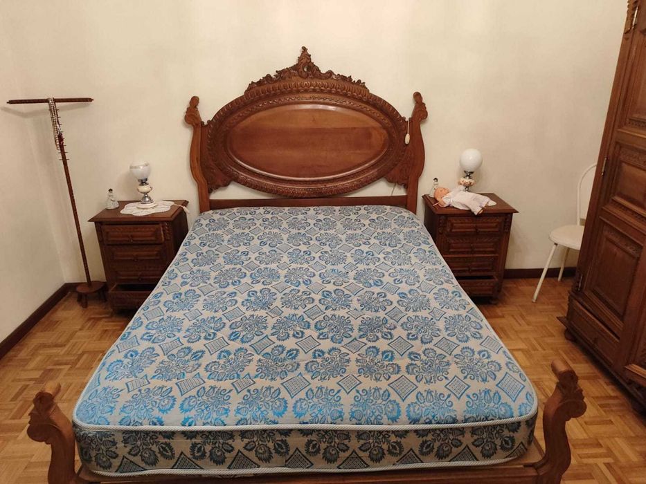 Quarto completo antigo com guarda vestidos 3 portas