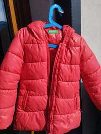 Sprzedam używaną kurtkę Benetton dla dziewczynki rozmiar 110
