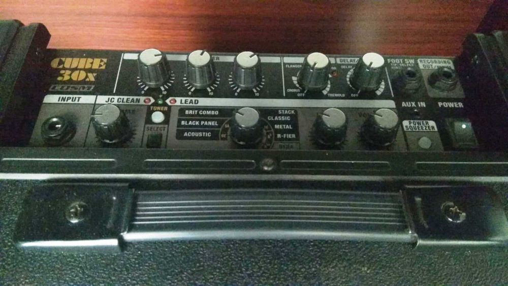 ROLAND amplificador de guitarra