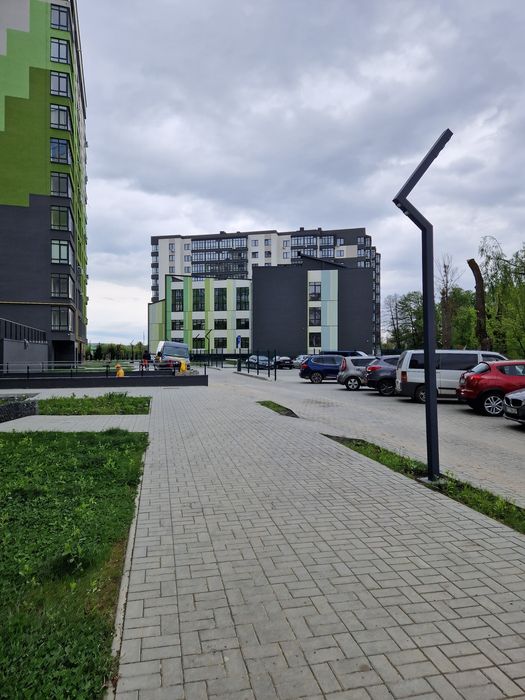 Продам 1 кімнатну по вул. Приозерна, Набережна, р-н Бам