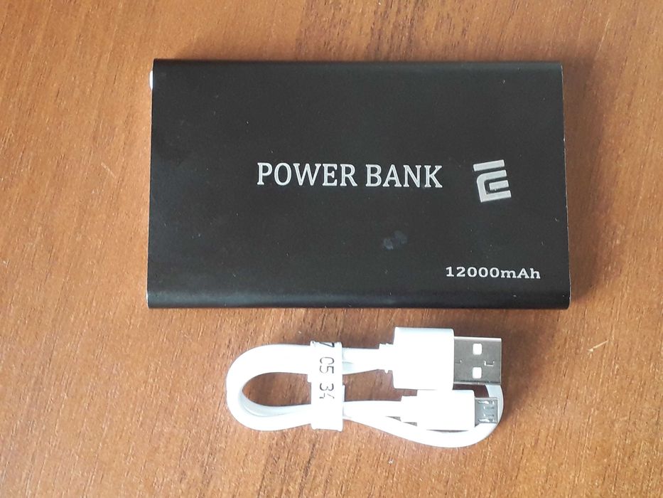 Зовнішній аккумулятор Power bank 12000 mAh + універсальний USB кабель.