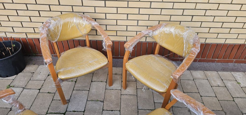 Krzesła z podłokietnikiem