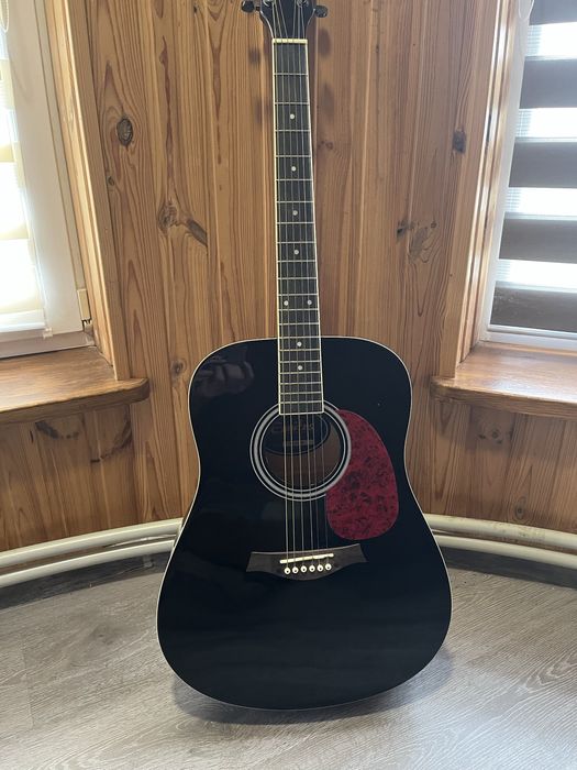 Продам акустичну гітару Equites