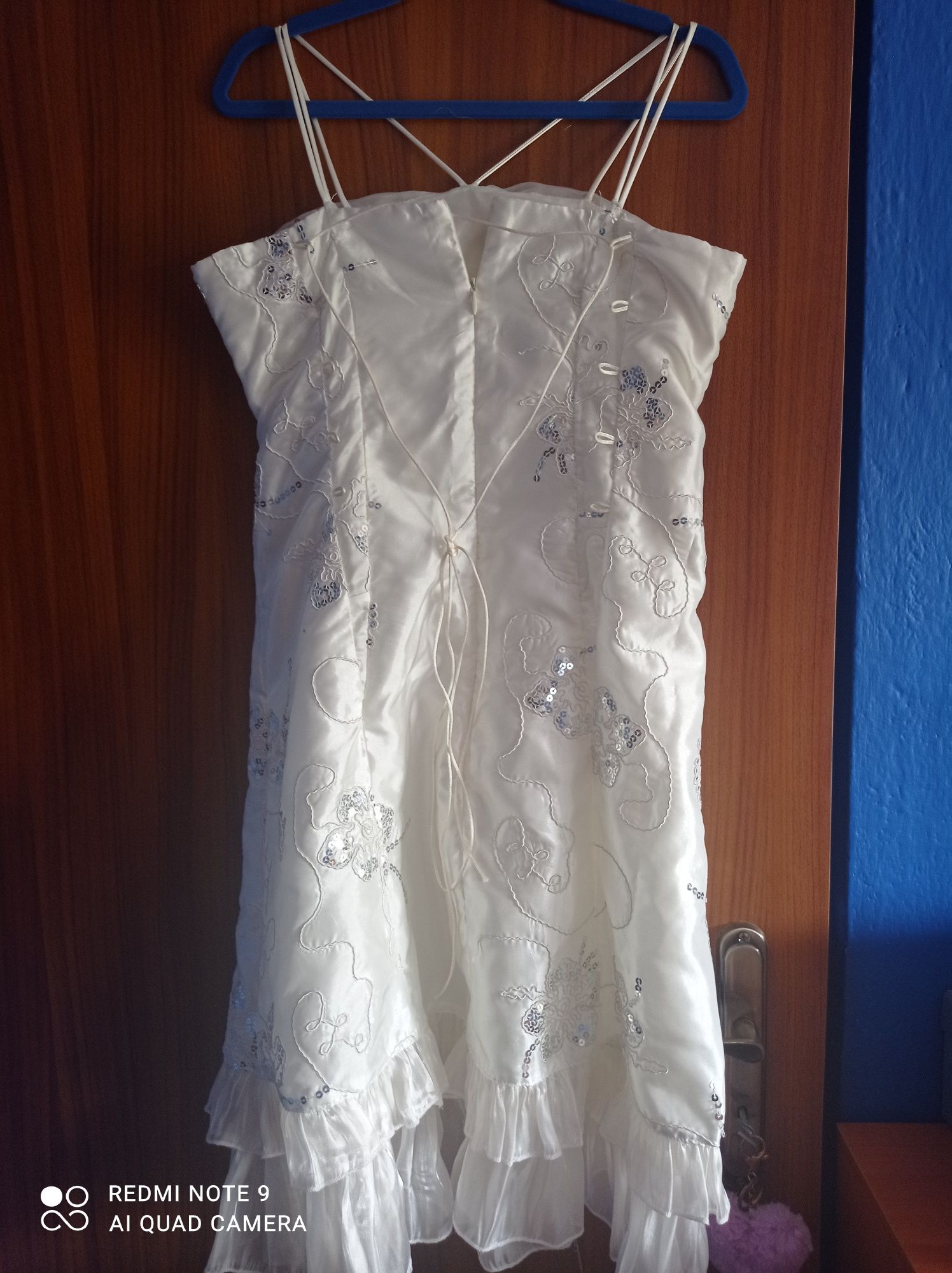 Kremowa sukienka dla dziewczynki 10-11lat