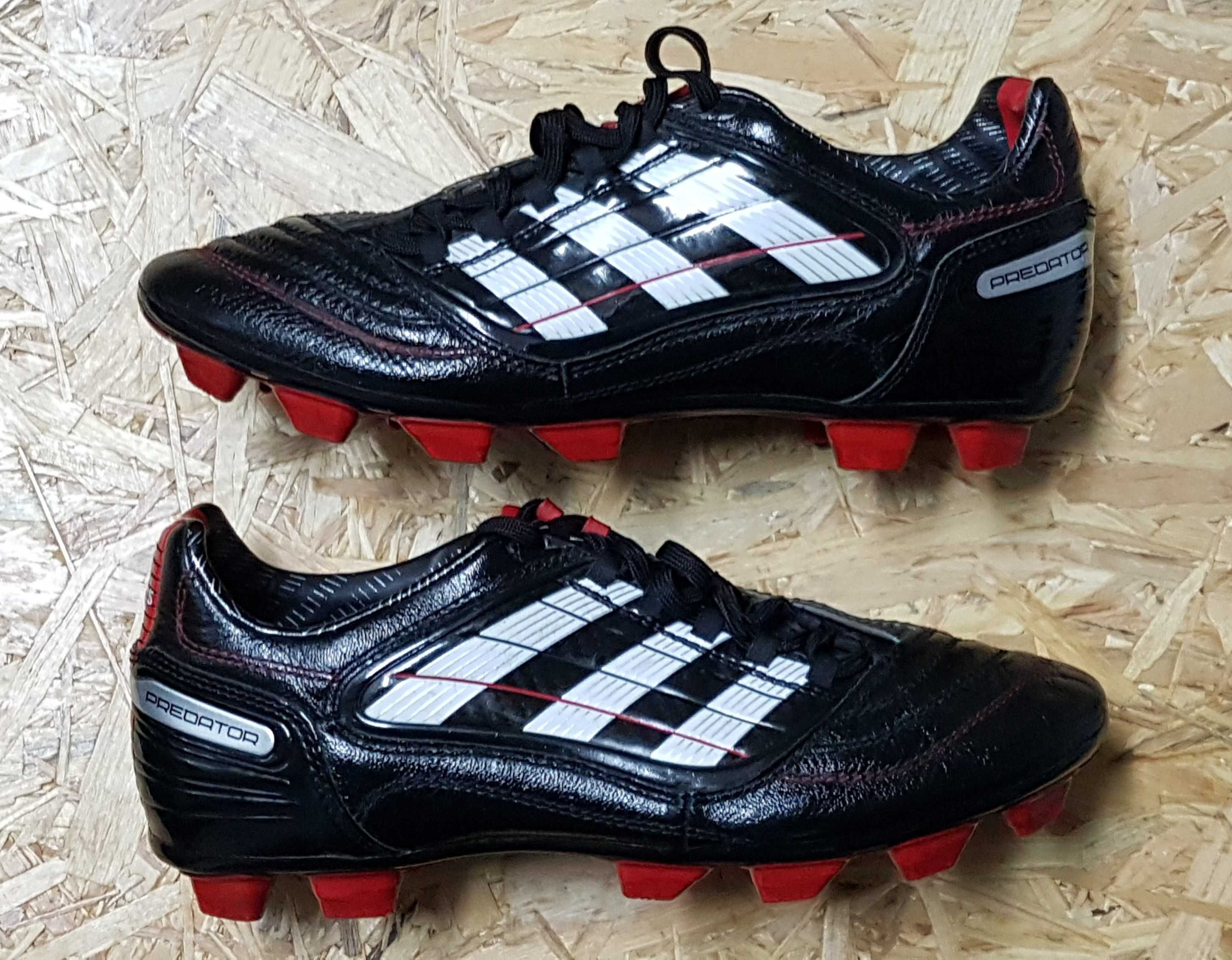 ADIDAS Predator - Tamanho 38