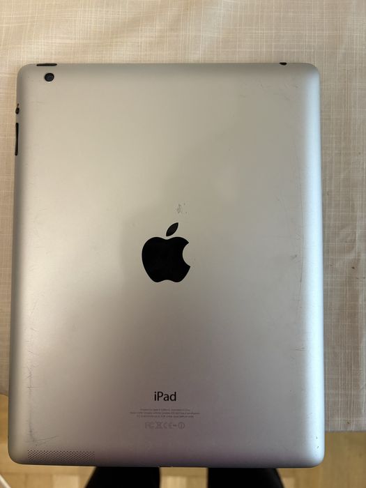 Планшет iPad 4 A1458 32 Gb
