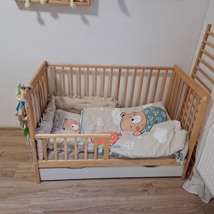 Łóżeczko drewniane