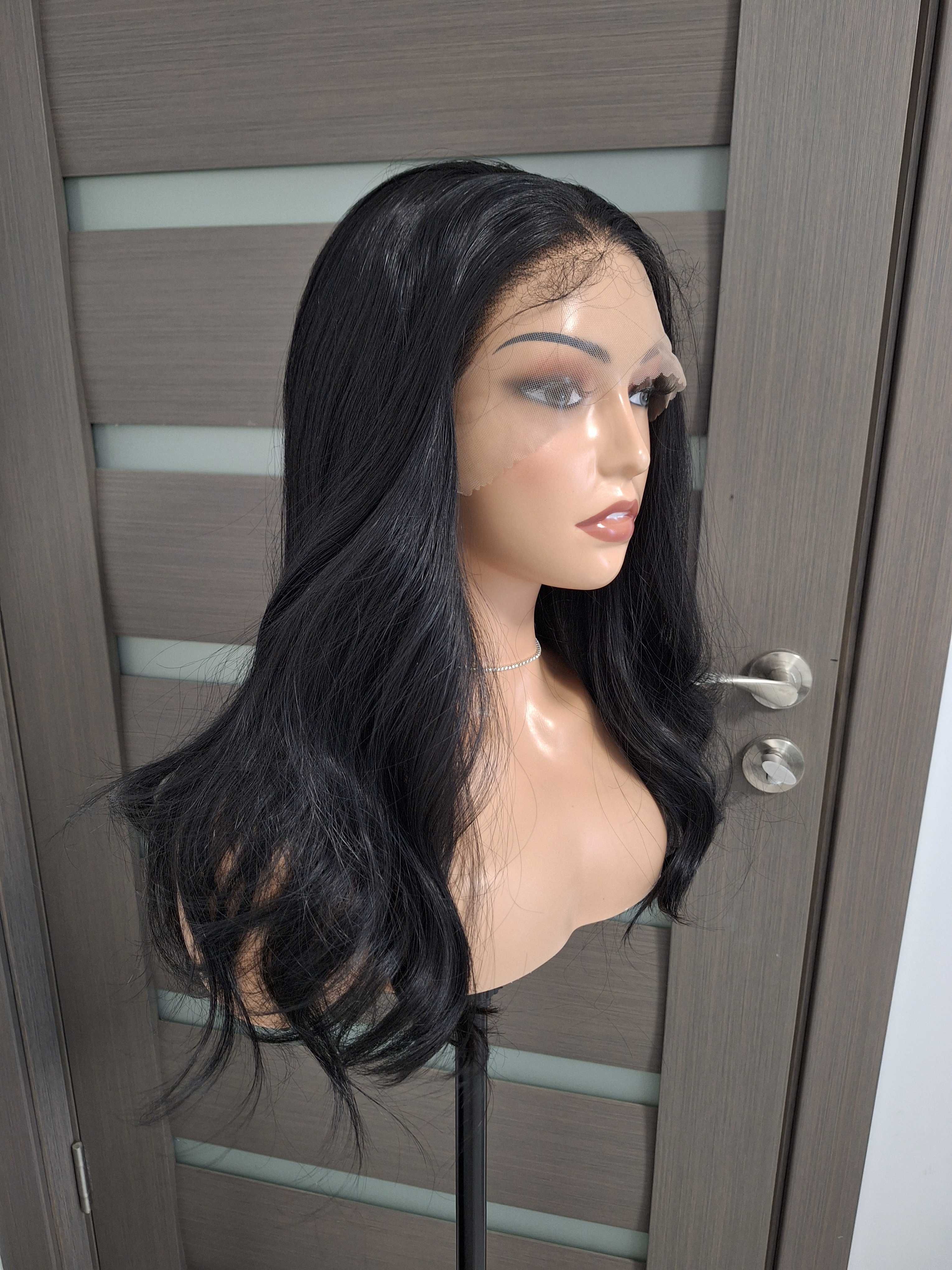 Peruca longa preta com renda frontal