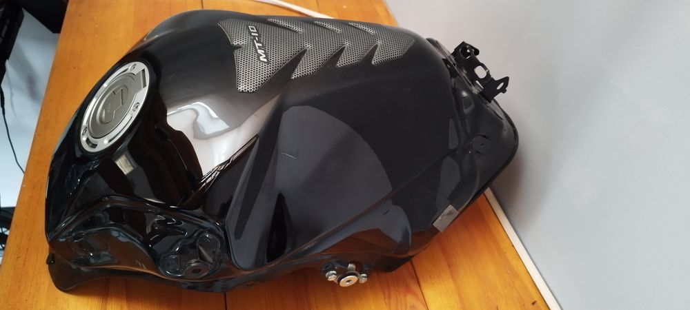 Yamaha mt10 2022 zbiornik paliwa