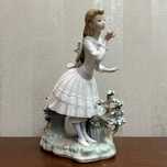 Статуэтка Lladro «Изысканный аромат». Дефект. Читайте описание.