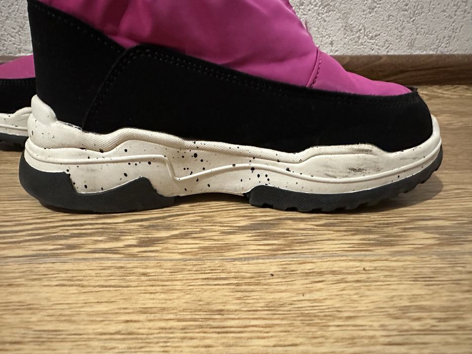 Зимові черевики для дівчинки 28р