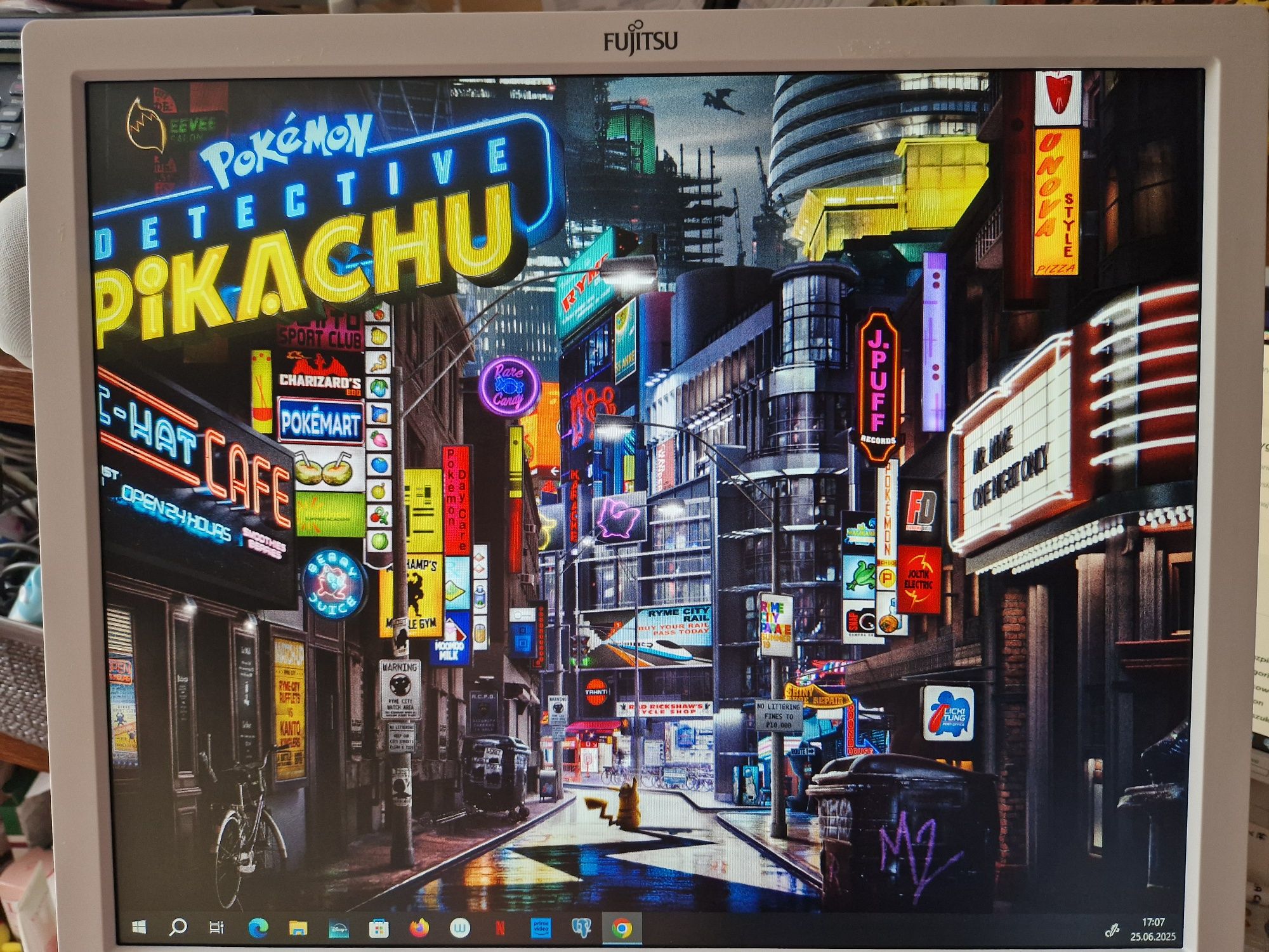 Monitor 19 cali Fujitsu B19-7 Led używany