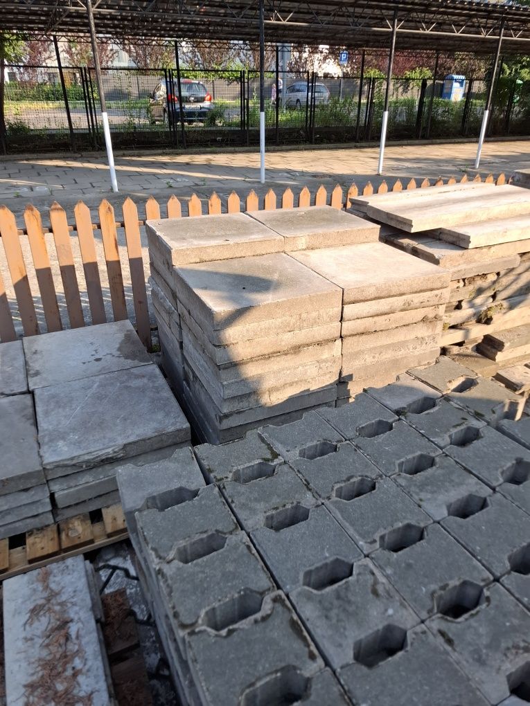 Sprzedam plyty chodnikowe i krawężniki
