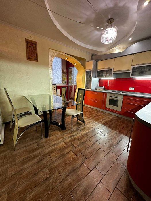 3к квартира на Південно-Заході з меблями і технікою!Гарний ТОРГ!