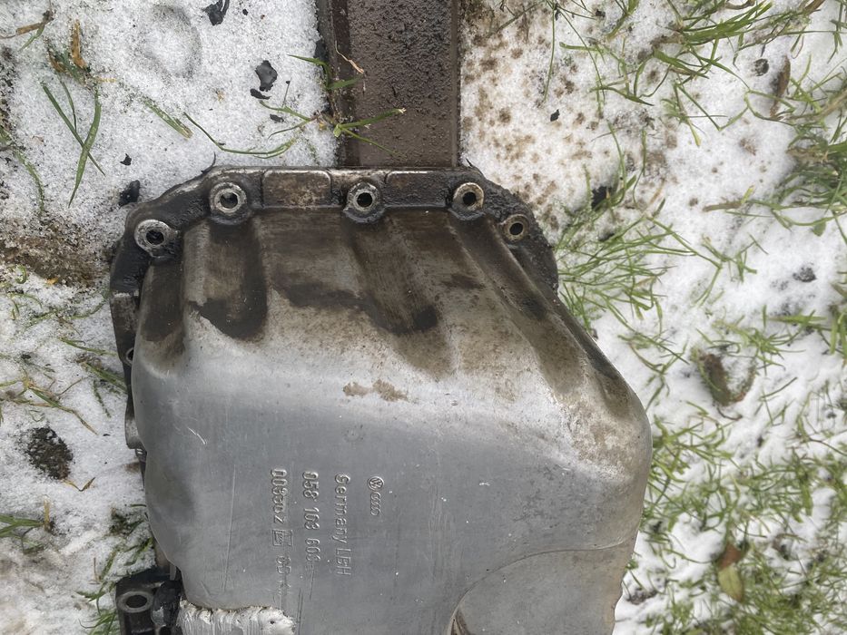 Піддон масляний Audi a6c5 1,8t.  058103603A, 058103603E