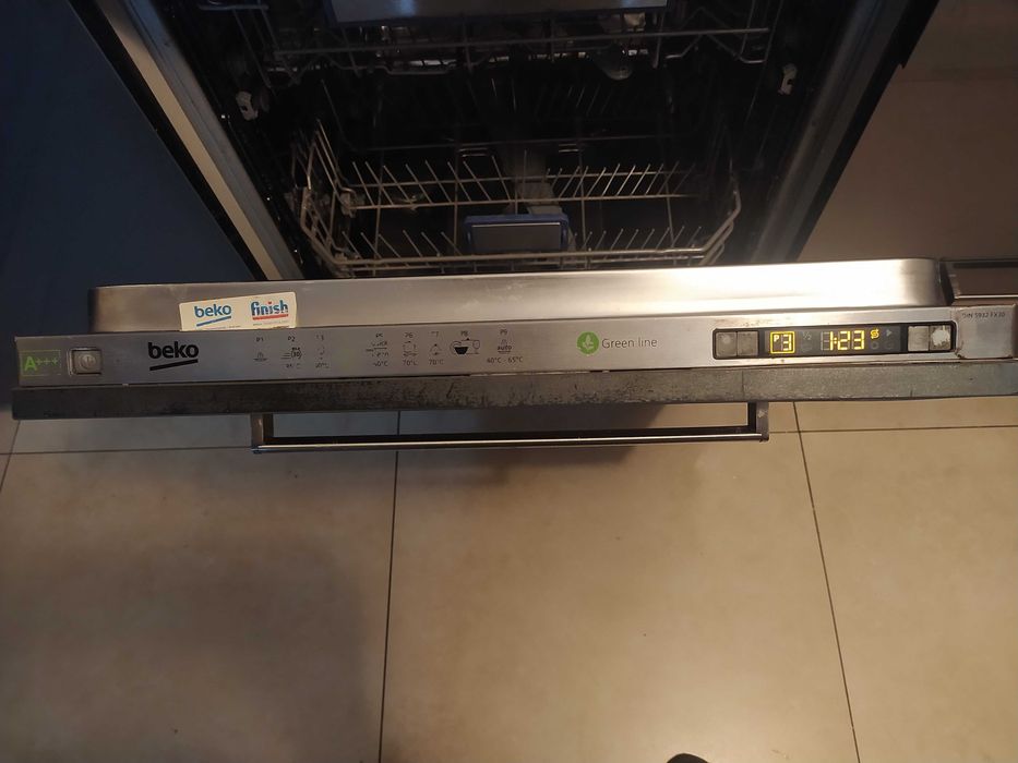 zmywarka do zabudowy 60 cm BEKO DIN 5932 FX30