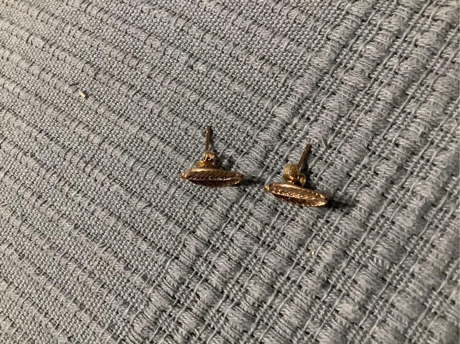 Nowe kolczyki wkręty liść liście złote