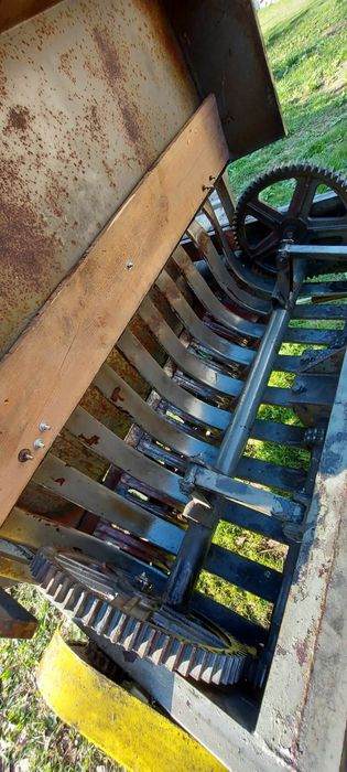 Przyczepa samozbierająca