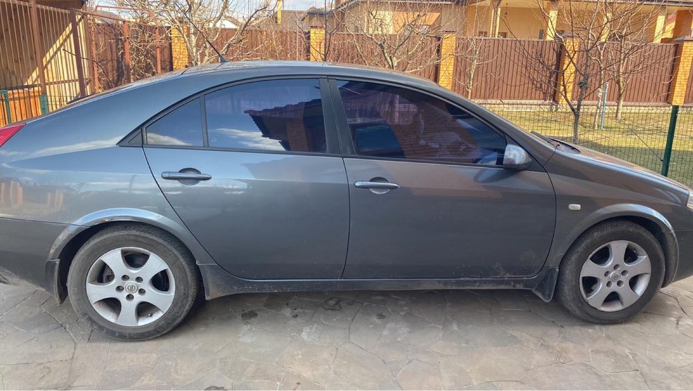 Автомобіль nissan primera