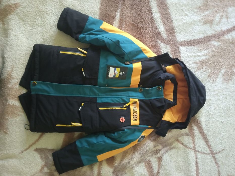 Зимова куртка в ідеальному стані. Розмір 116