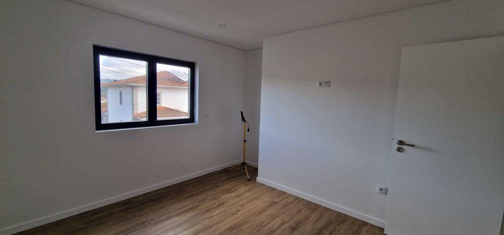 Alugo  habitação T2 nova