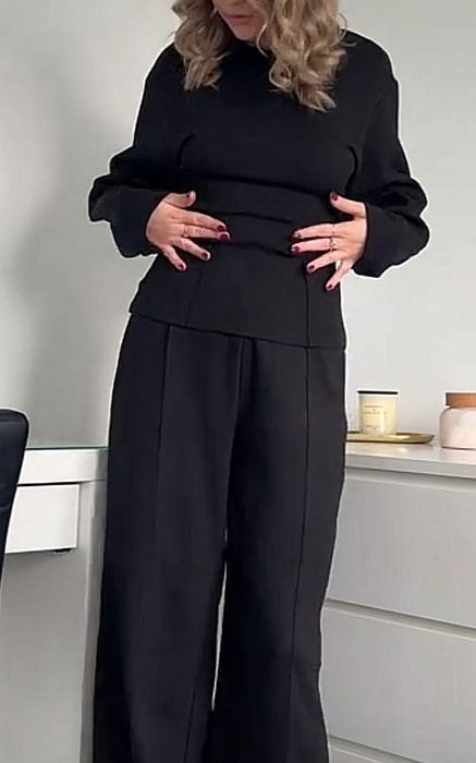 Костюм Zara з приталеною кофтою