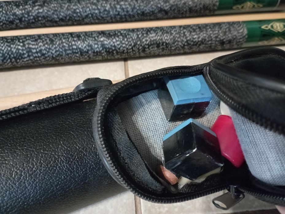 Більярдний кий з чохлом в тубусі