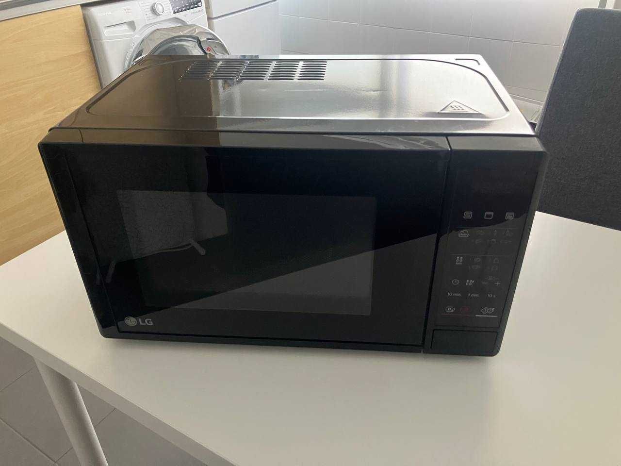 Micro-ondas com grill LG, 50€, Almada, Lisbon