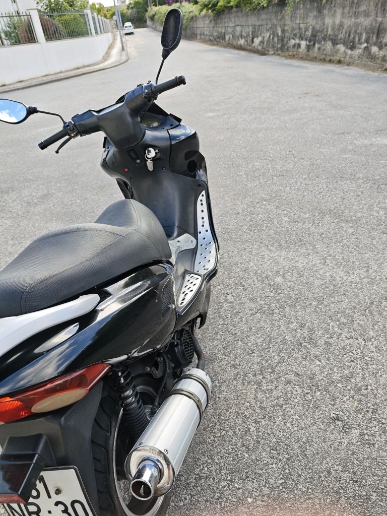 Vendo Moto Pronta a andar